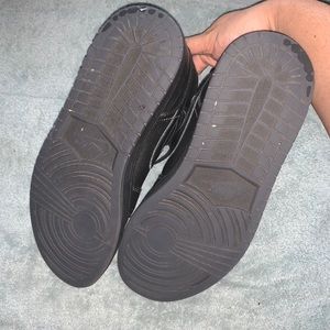 Jordan Retro 1 mid black